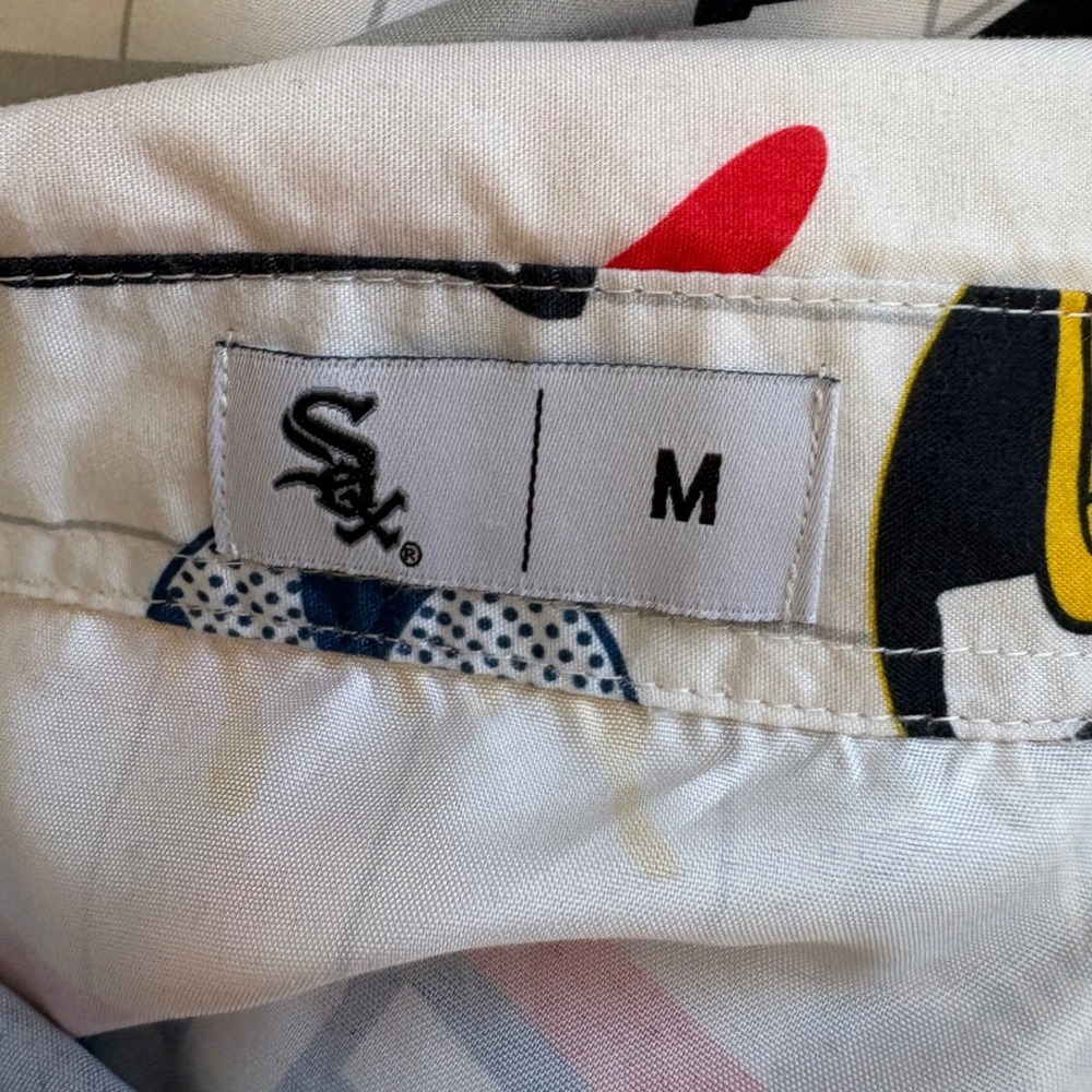 Chicago White Sox Beggars Pizza Promotional Button Up Hawaiian Shirt, Medium - Picture 4 of 4